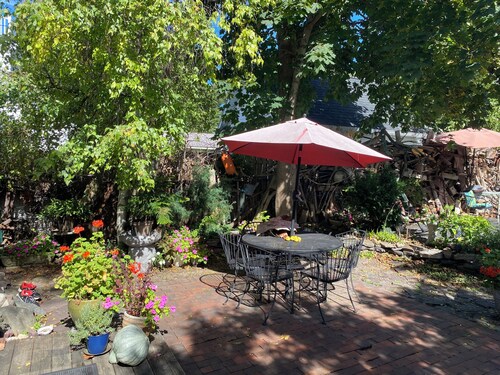 Luxury Carriage House Apt - Walk @ Bike To Everything
 Historic South End of BTV