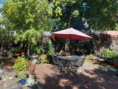 Luxury Carriage House Apt - Walk @ Bike To Everything
 Historic South End of BTV