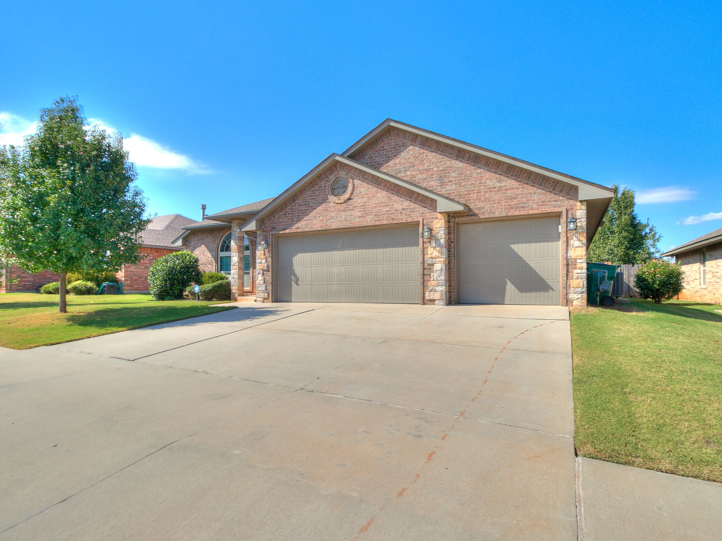 Refreshing and Spacious 4 Bedroom Home