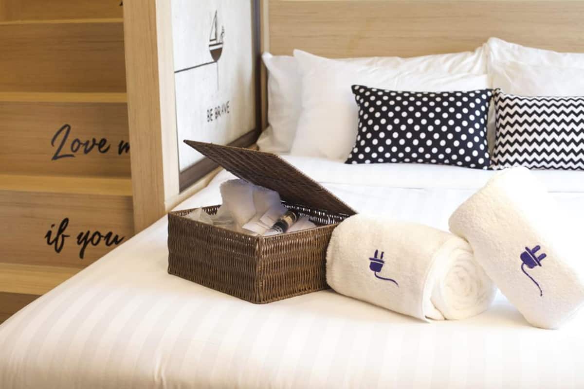 family room | free minibar, desk, blackout curtains, free wifi