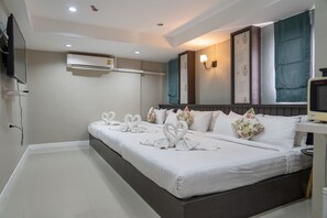 家庭房 | 办公桌、免费 WiFi、床单