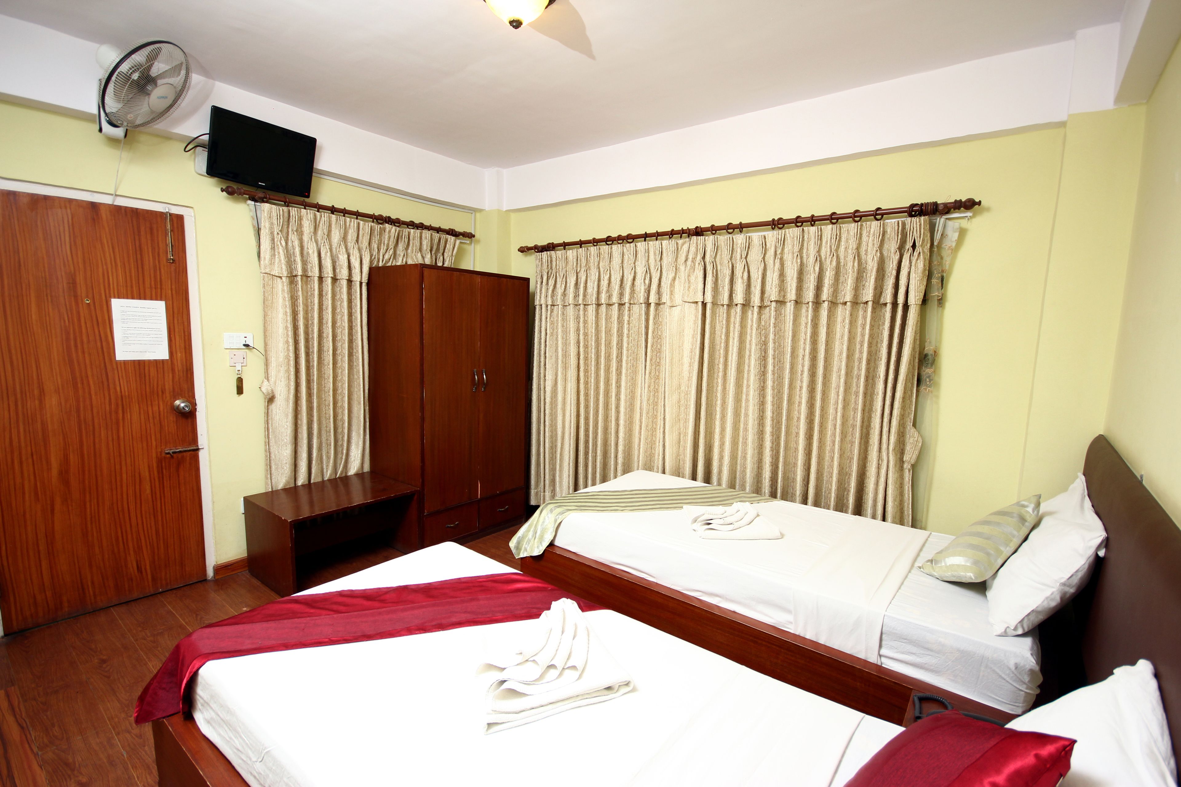 standard room | 1 bedroom, in-room safe, desk, free wifi