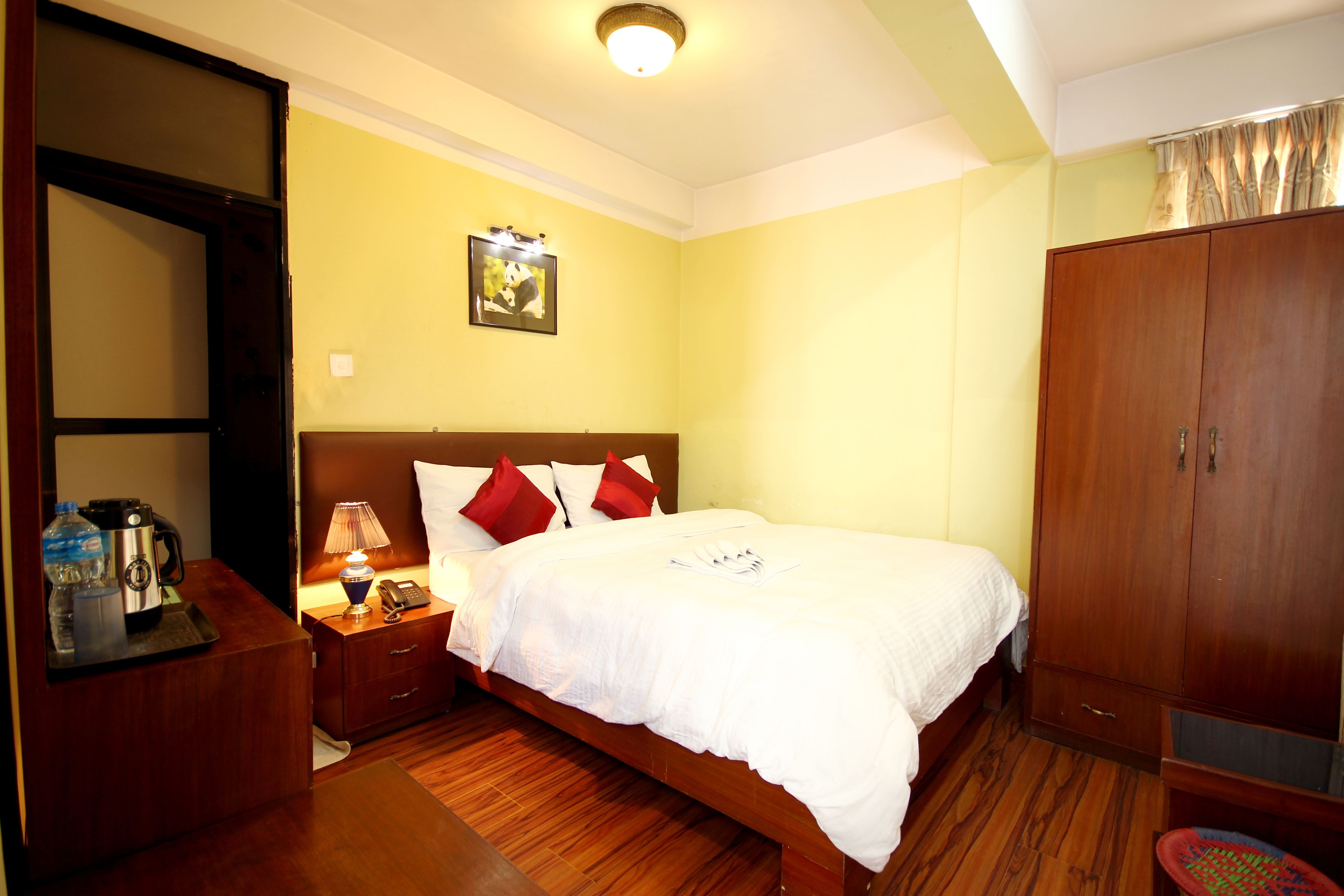 1 bedroom, in-room safe, desk, free wifi