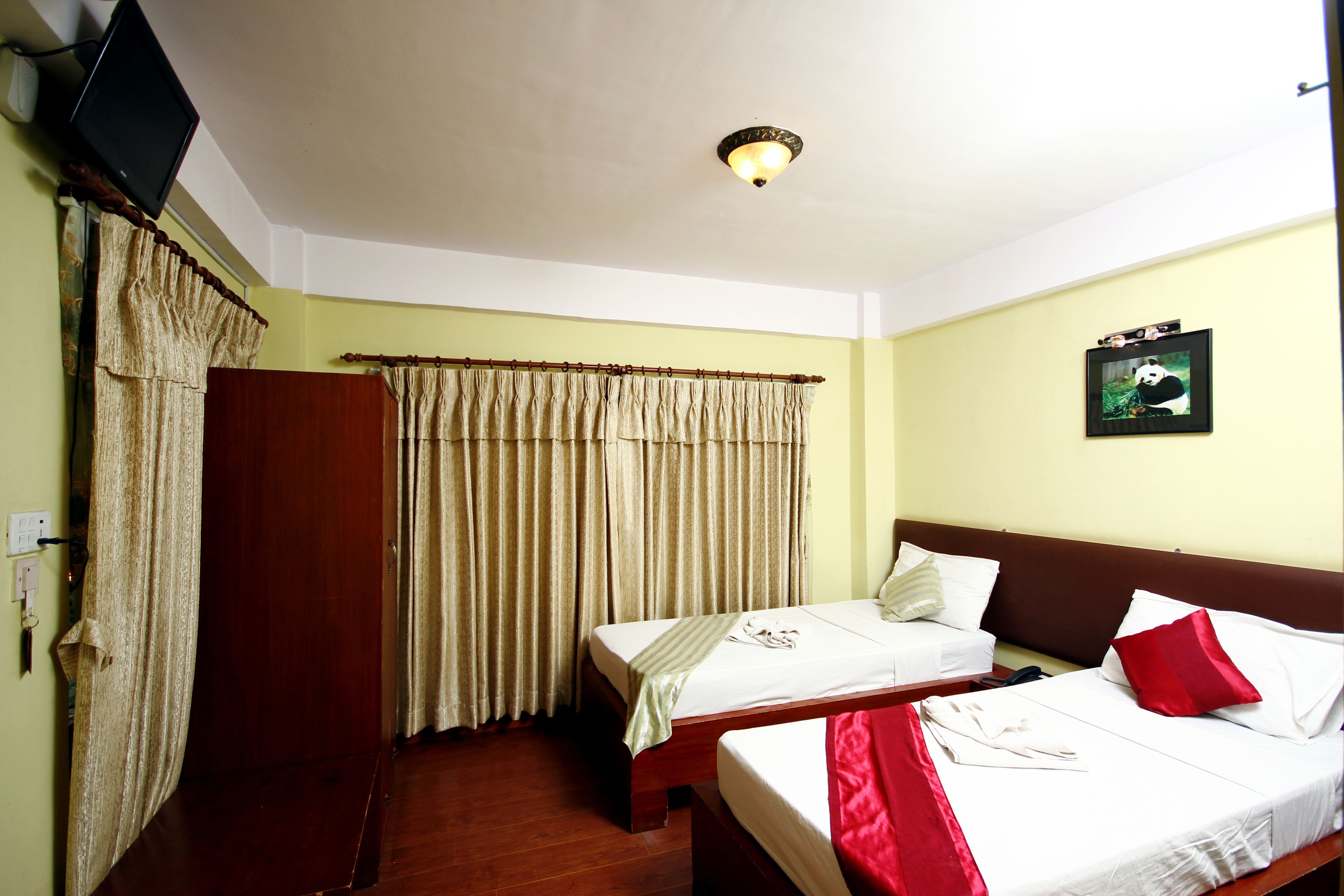 standard room | 1 bedroom, in-room safe, desk, free wifi