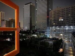 Exterior - 13 Coins Tower Hotel Ratchada (Bangkok)