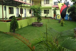 Garden - Backpackers Home (Pokhara)
