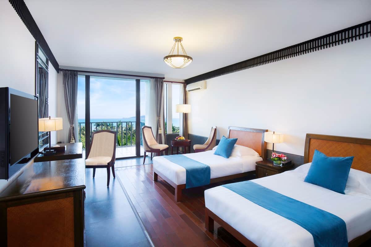 superior queen or twin room with mountain view | in-room safe, desk, blackout curtains, iron/ironing board