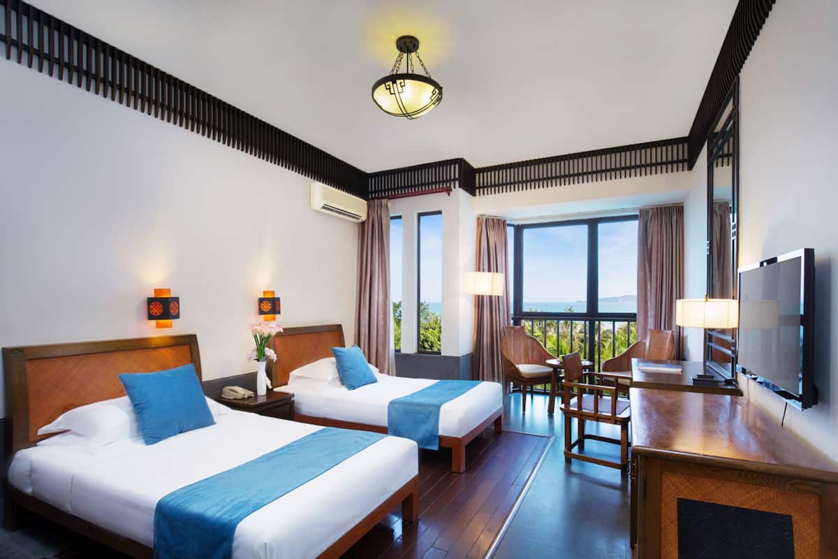 Superior Queen Or Twin Room With Sea View | In-room safe, desk, blackout drapes, iron/ironing board