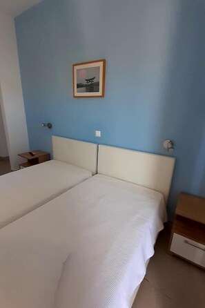 Iron/ironing board, free WiFi - Nikolaki Rooms (Markopoulo Mesogaias)