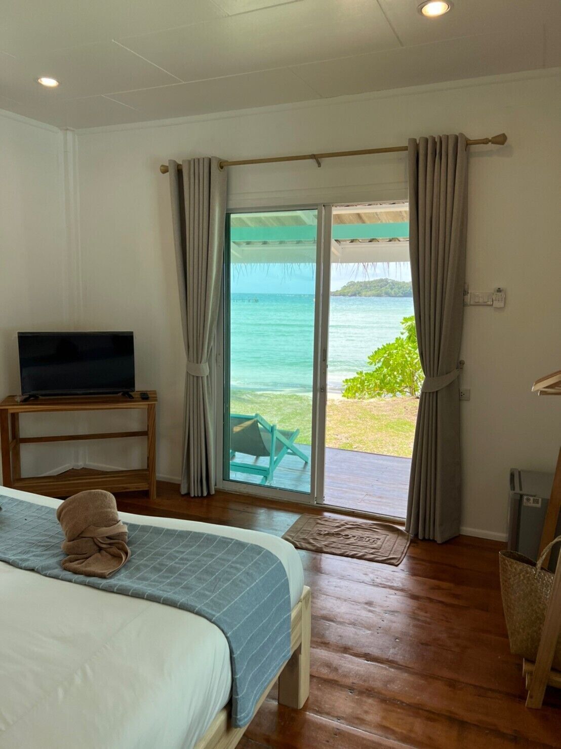 In-room safe, rollaway beds, free WiFi, bed sheets