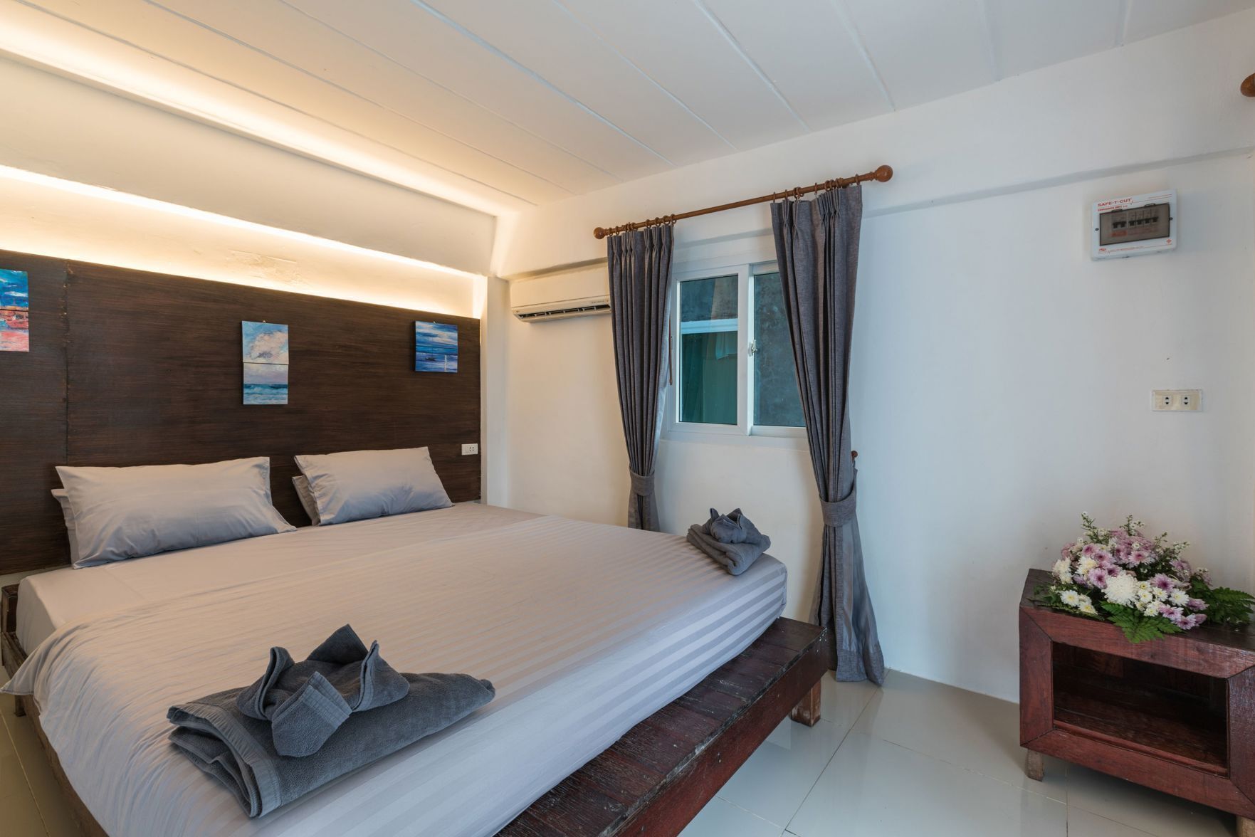 In-room safe, rollaway beds, free WiFi, bed sheets