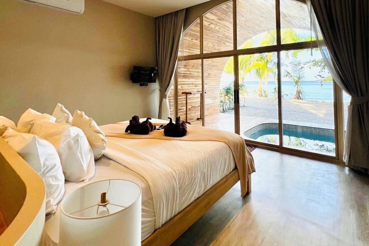 beach front villa | 1 bedroom, in-room safe, rollaway beds, free wifi