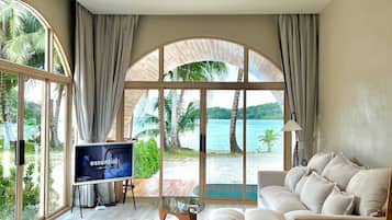 Beach Front Pool Villa | Área de sala de estar