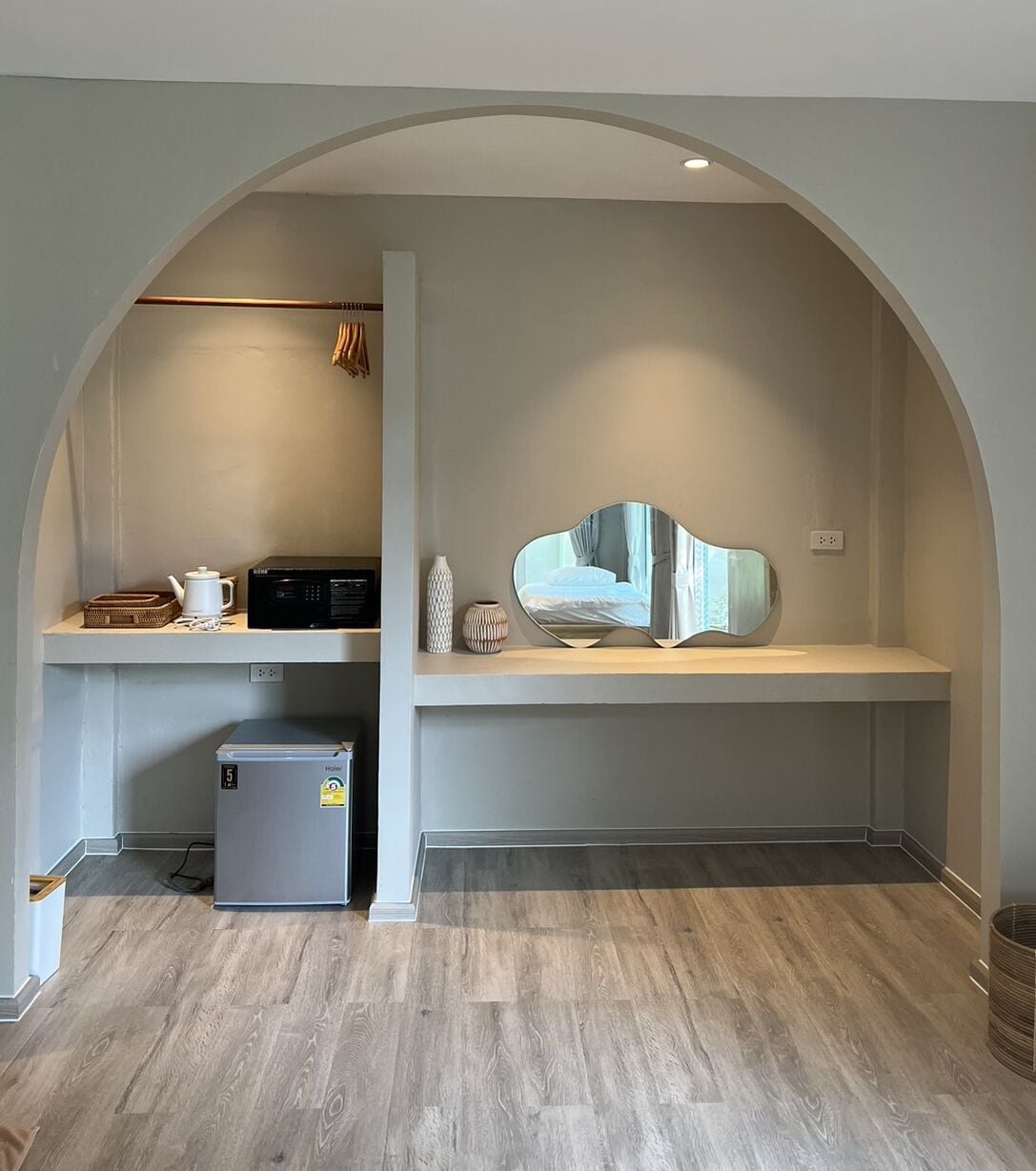 room type t  | 1 bedroom, in-room safe, rollaway beds, free wifi