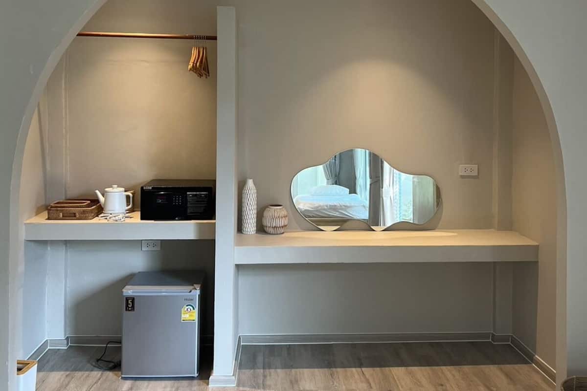 room type t  | 1 bedroom, in-room safe, rollaway beds, free wifi