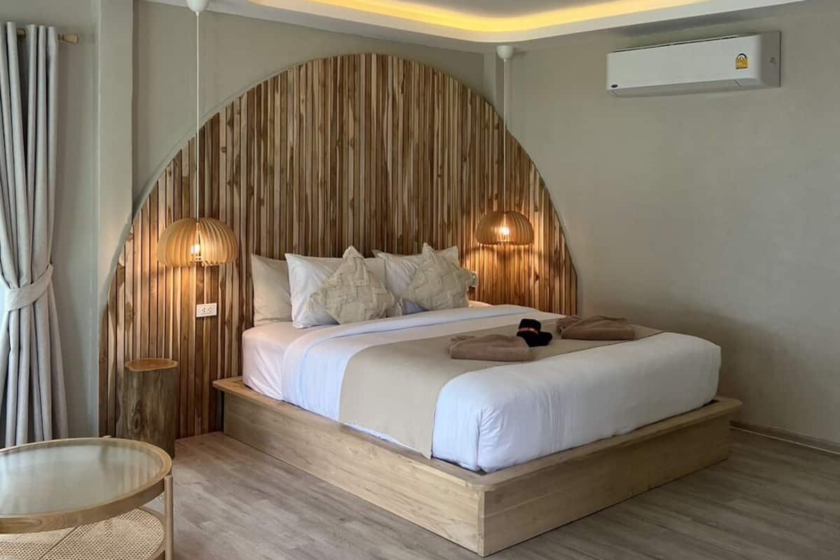 room type t  | 1 bedroom, in-room safe, rollaway beds, free wifi