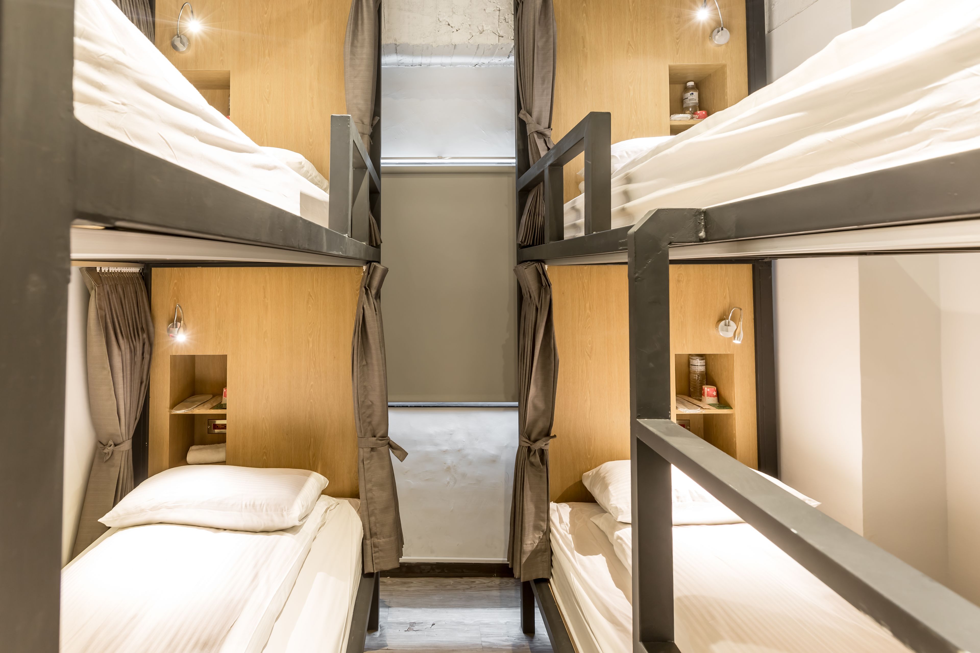 desk, free wifi, wheelchair access