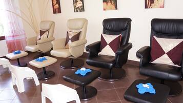 Body treatments, aromatherapy, Thai massages, body scrubs
