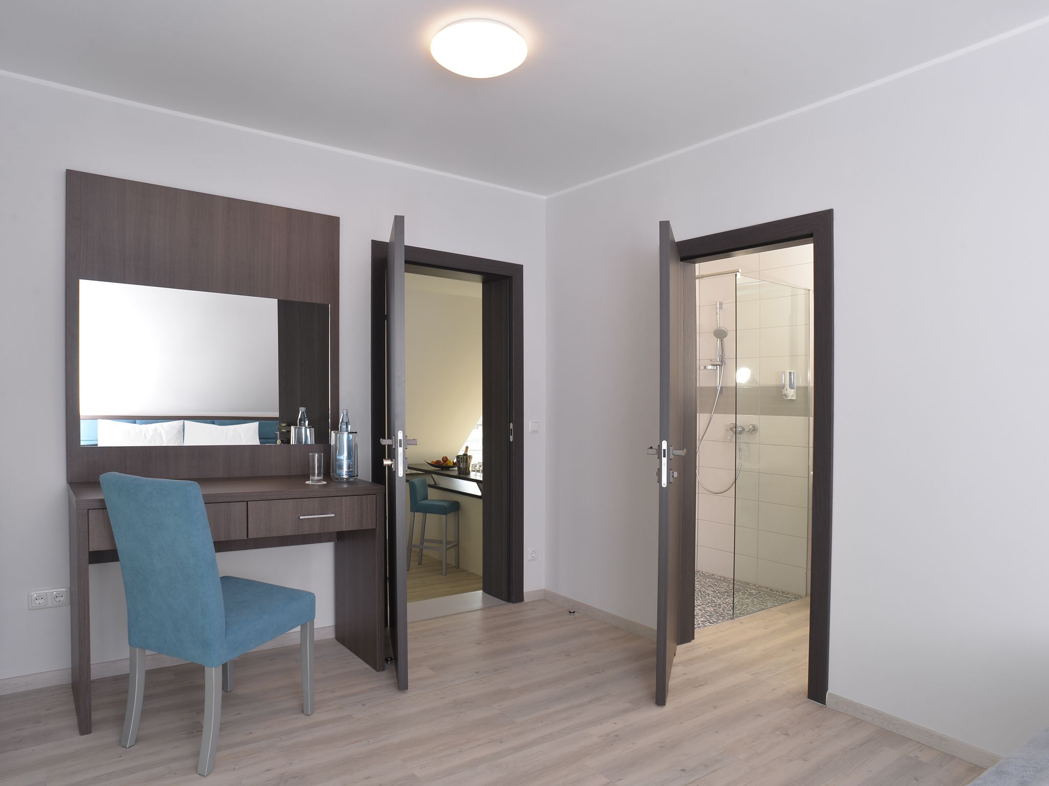 Suite, balcon | Literie de qualité supérieure, décoration personnalisée