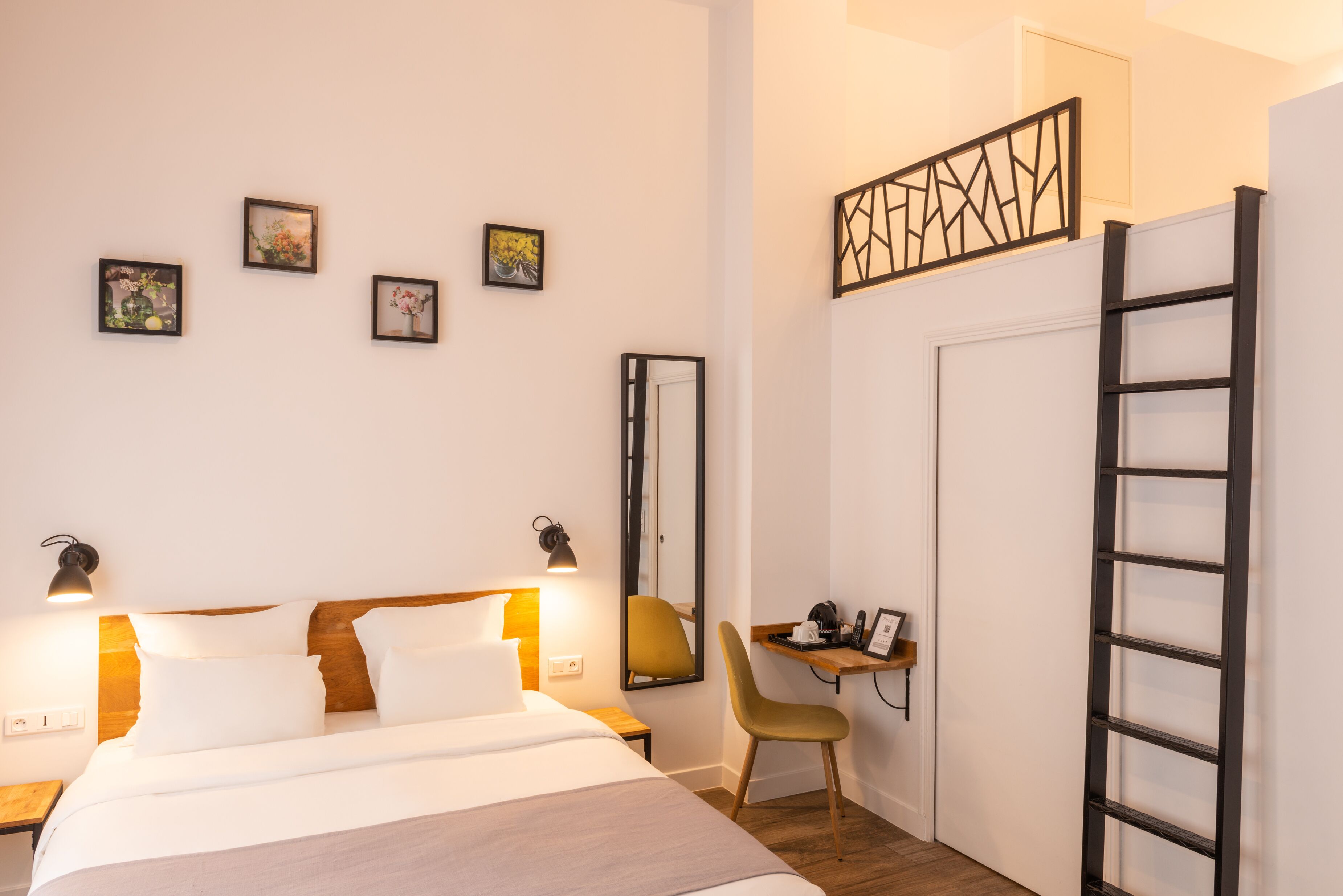 classic ground floor | premium bedding, minibar, in-room safe, desk