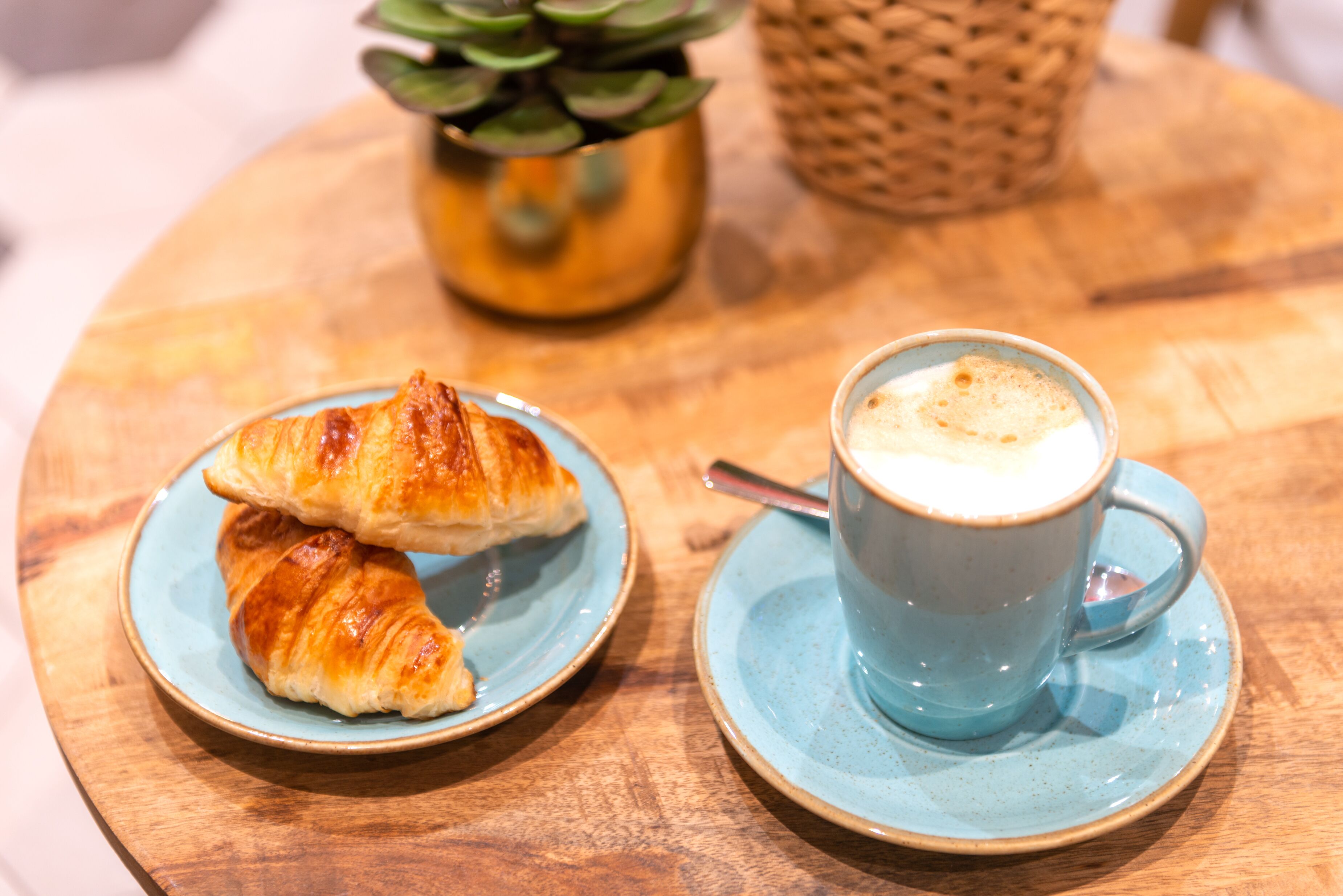 daily buffet breakfast (eur 15 per person)