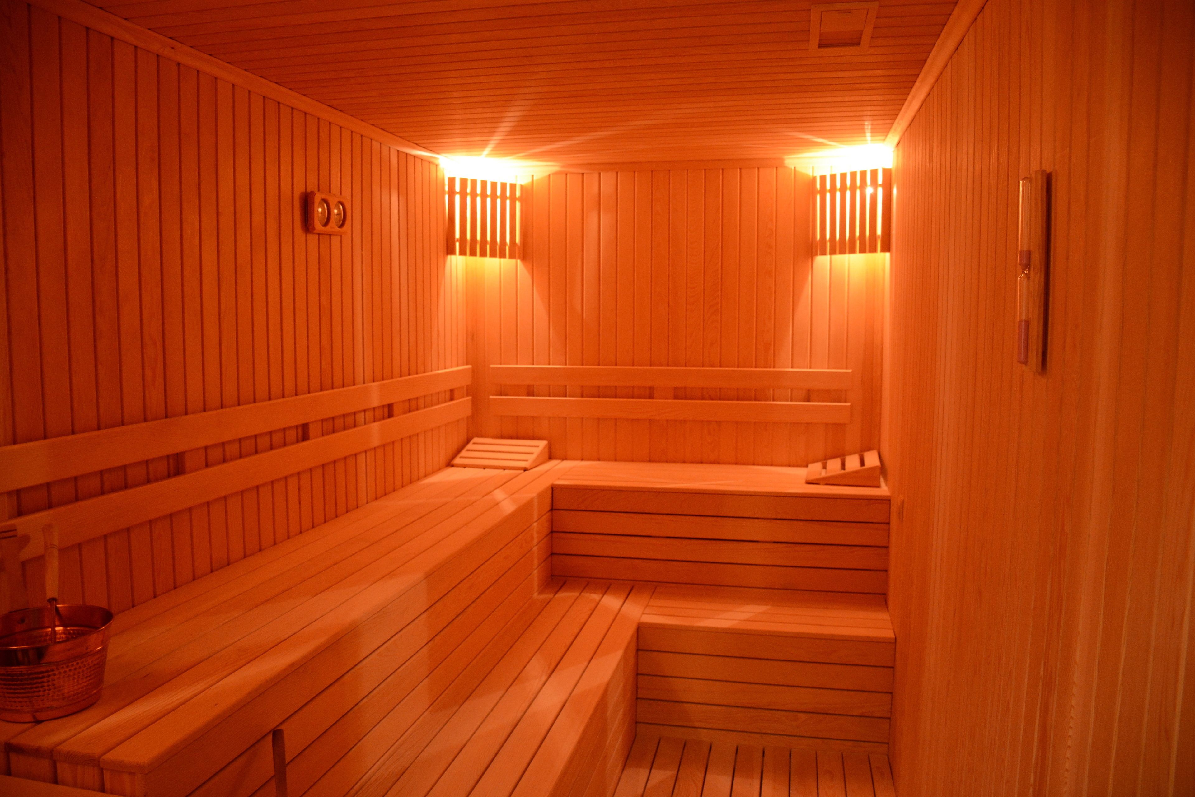 sauna, hot tub, turkish bath/hammam