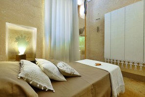 Family Suite, 2 Bedrooms, Private Bathroom | Soundproofing, free WiFi - Biomasseria Muto (Ruffano)