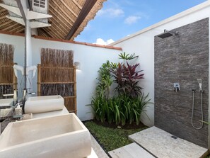 Family Villa, 4 Bedrooms, Pool View | Bathroom | Shower, rainfall showerhead, free toiletries, towels