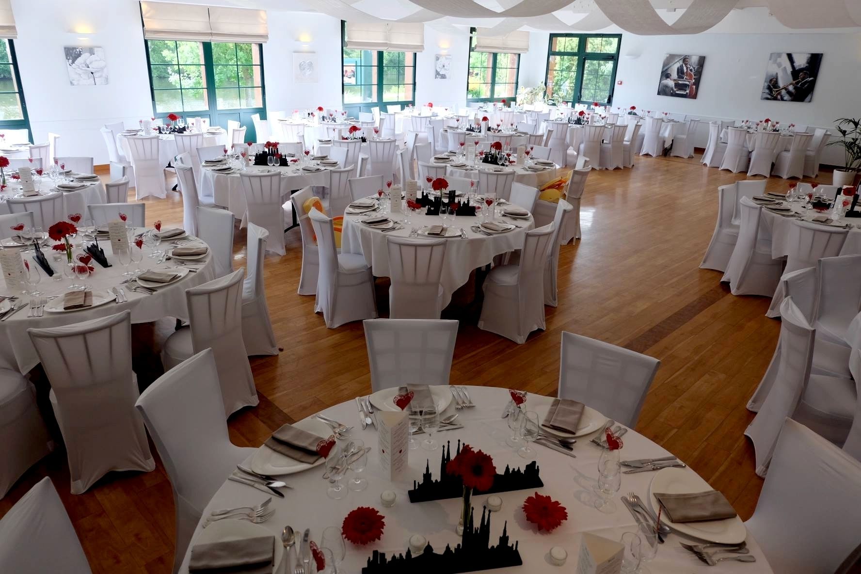 lunch and dinner served, french cuisine