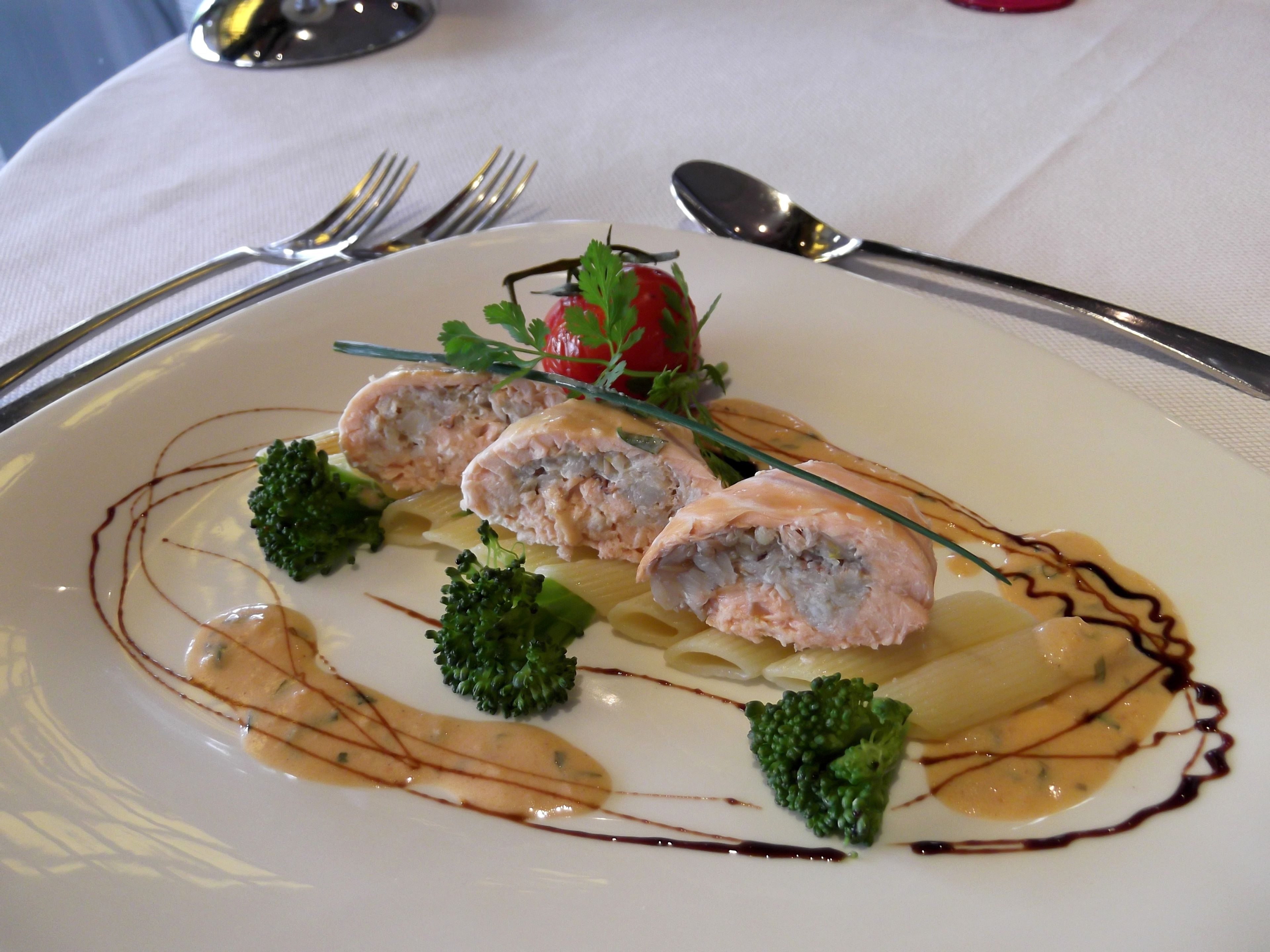 lunch and dinner served, french cuisine