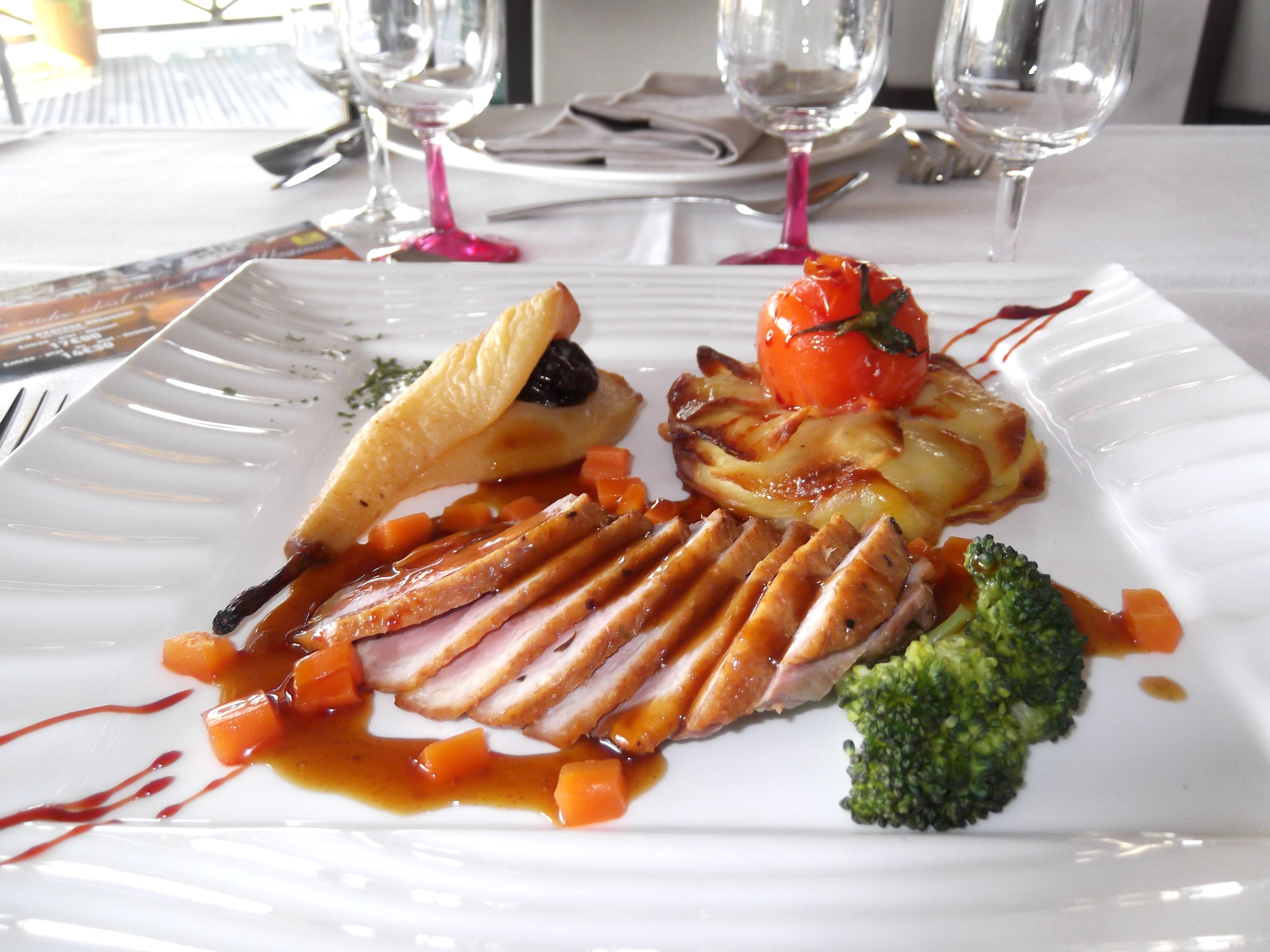 lunch and dinner served, french cuisine