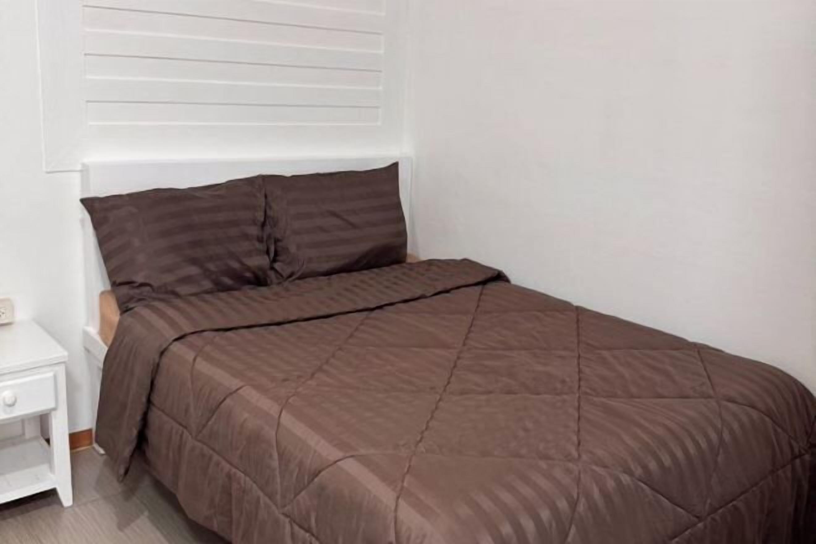 Cortinas blackout, camas extra, wifi gratis y ropa de cama 