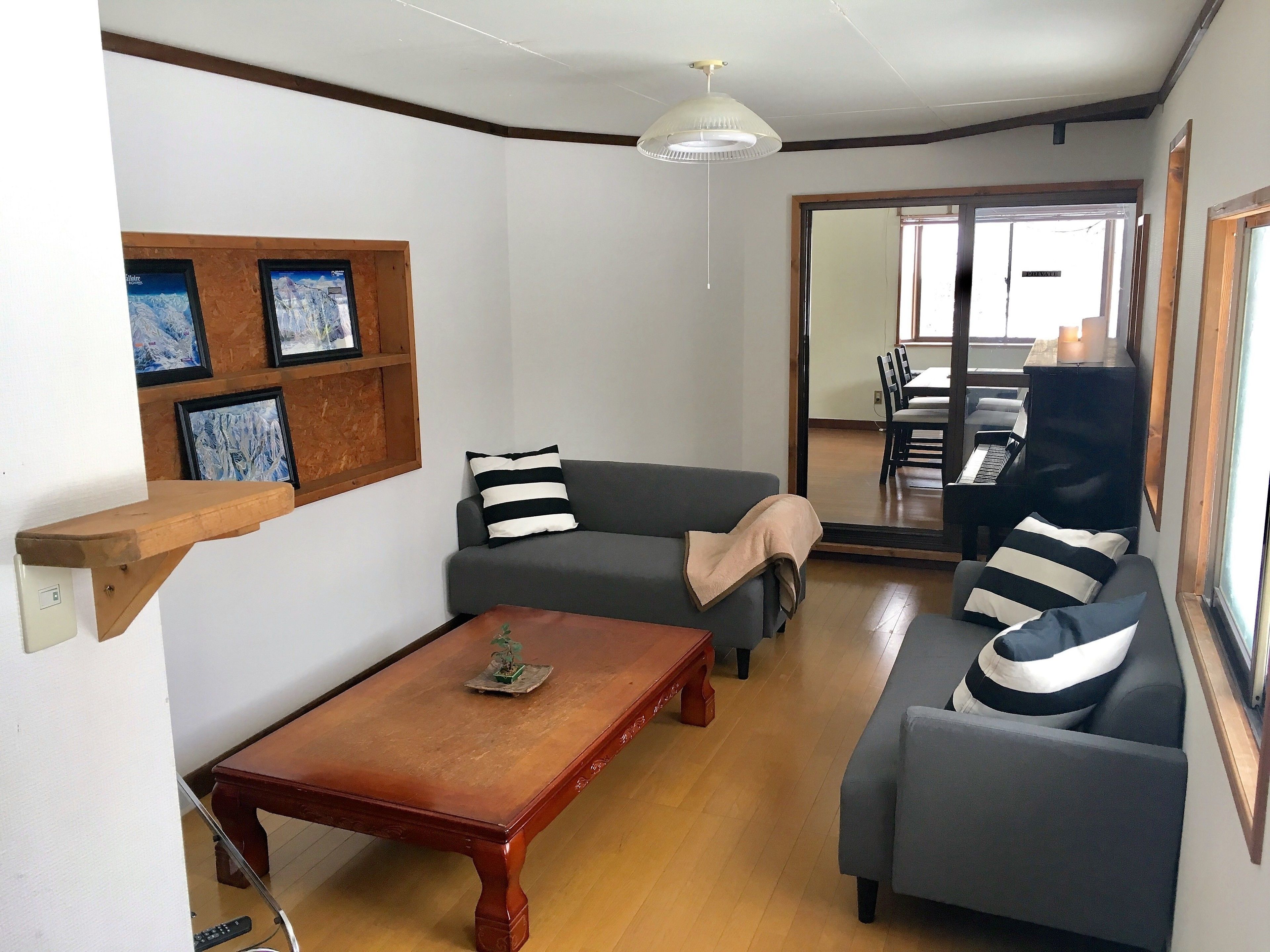 basic apartment | living area