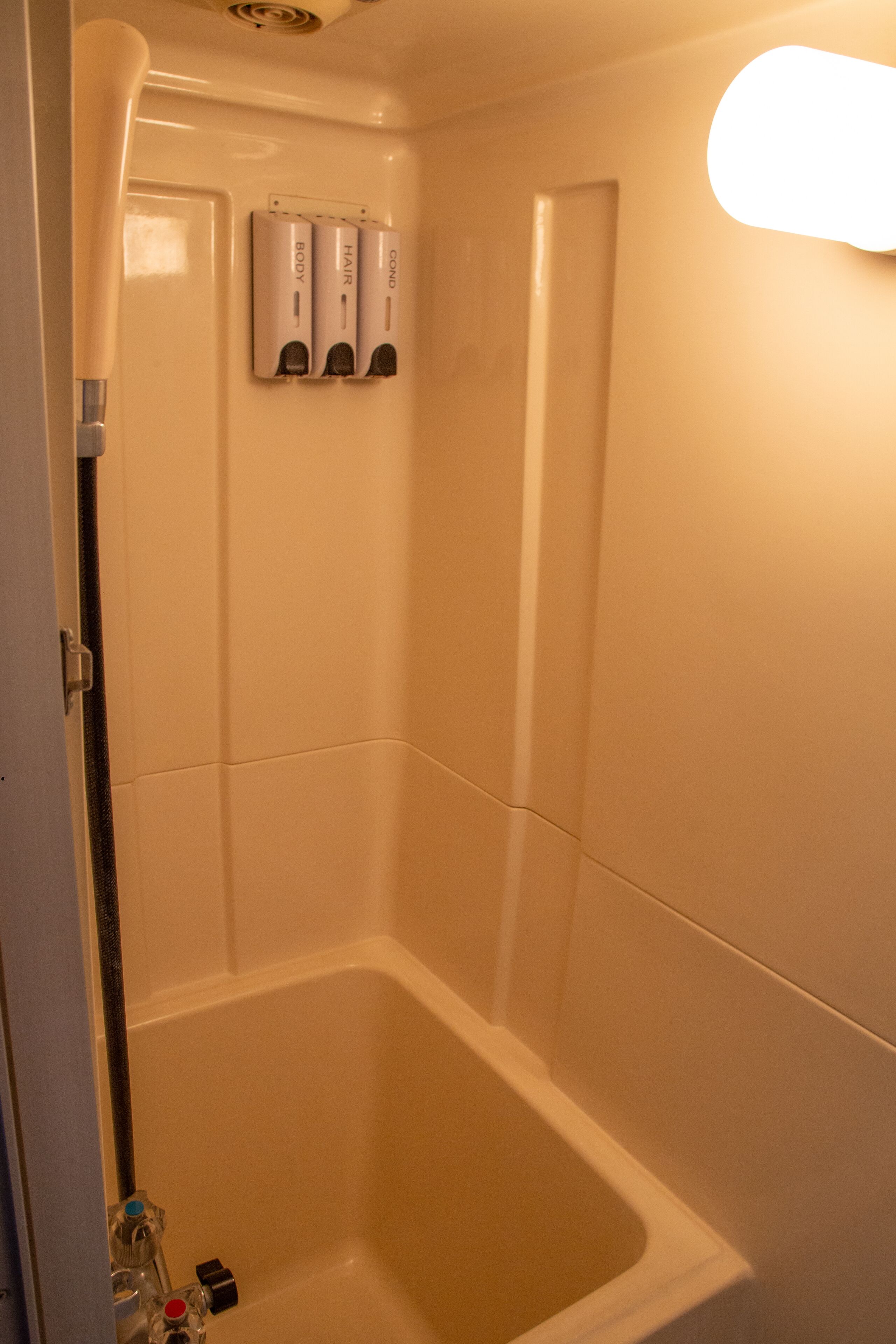 basic apartment | free wifi, bed sheets