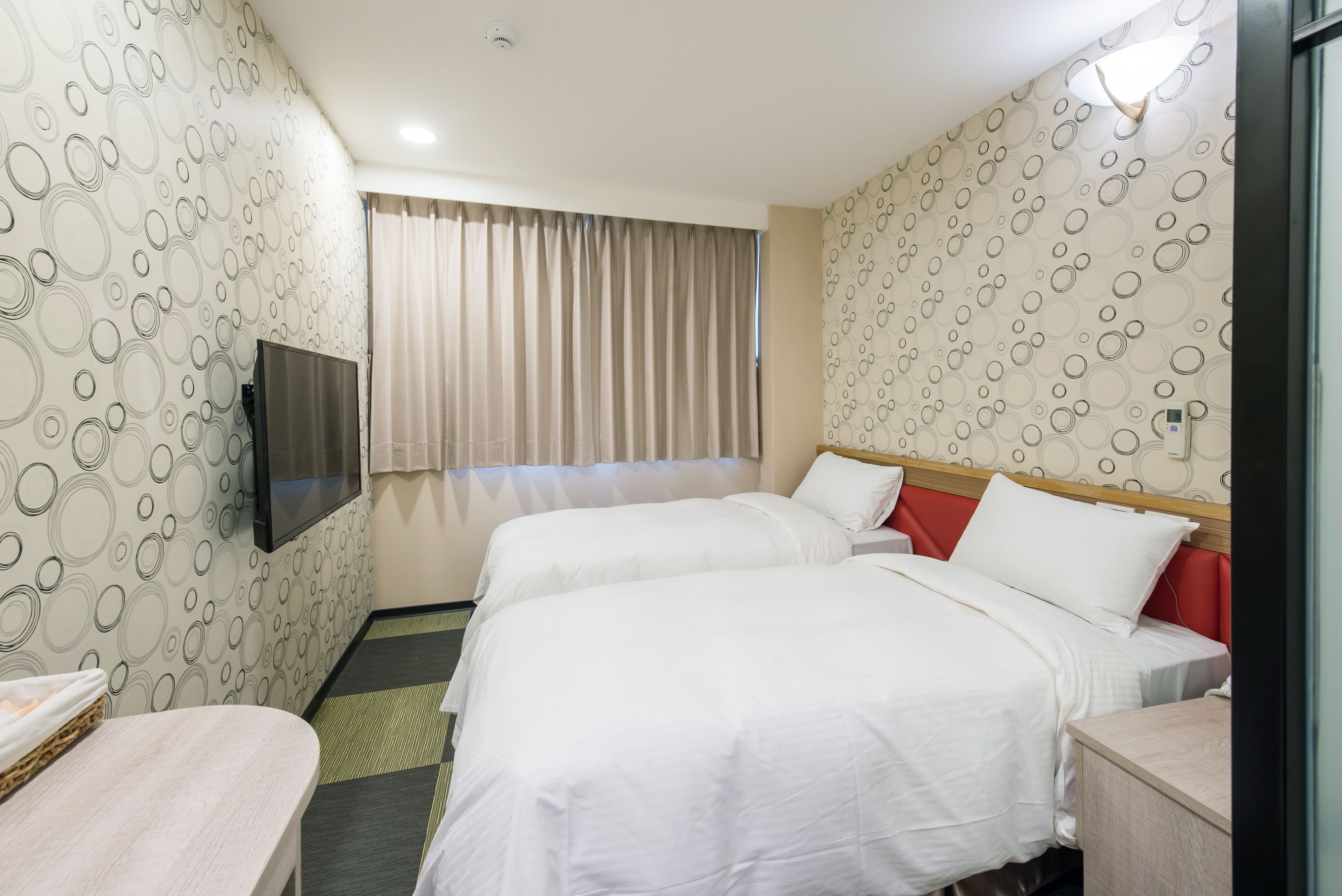 city twin room | iron/ironing board, free wifi