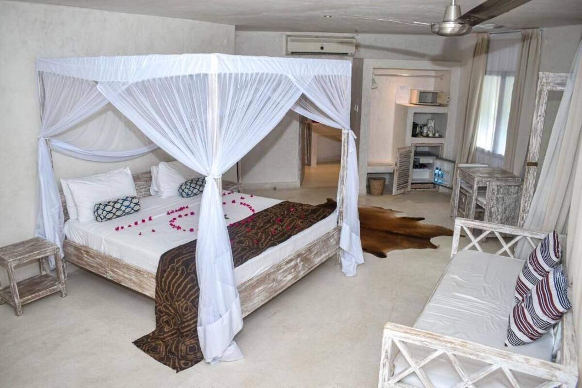 Articles gratuits dans le mini-bar, coffres-forts dans les chambres