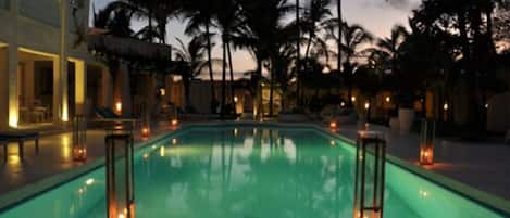 Outdoor pool, pool loungers