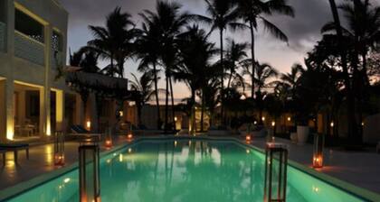 The Villa Luxury Suites Hotel