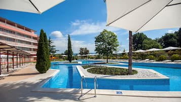 Indoor pool, 3 outdoor pools, pool umbrellas, sun loungers
