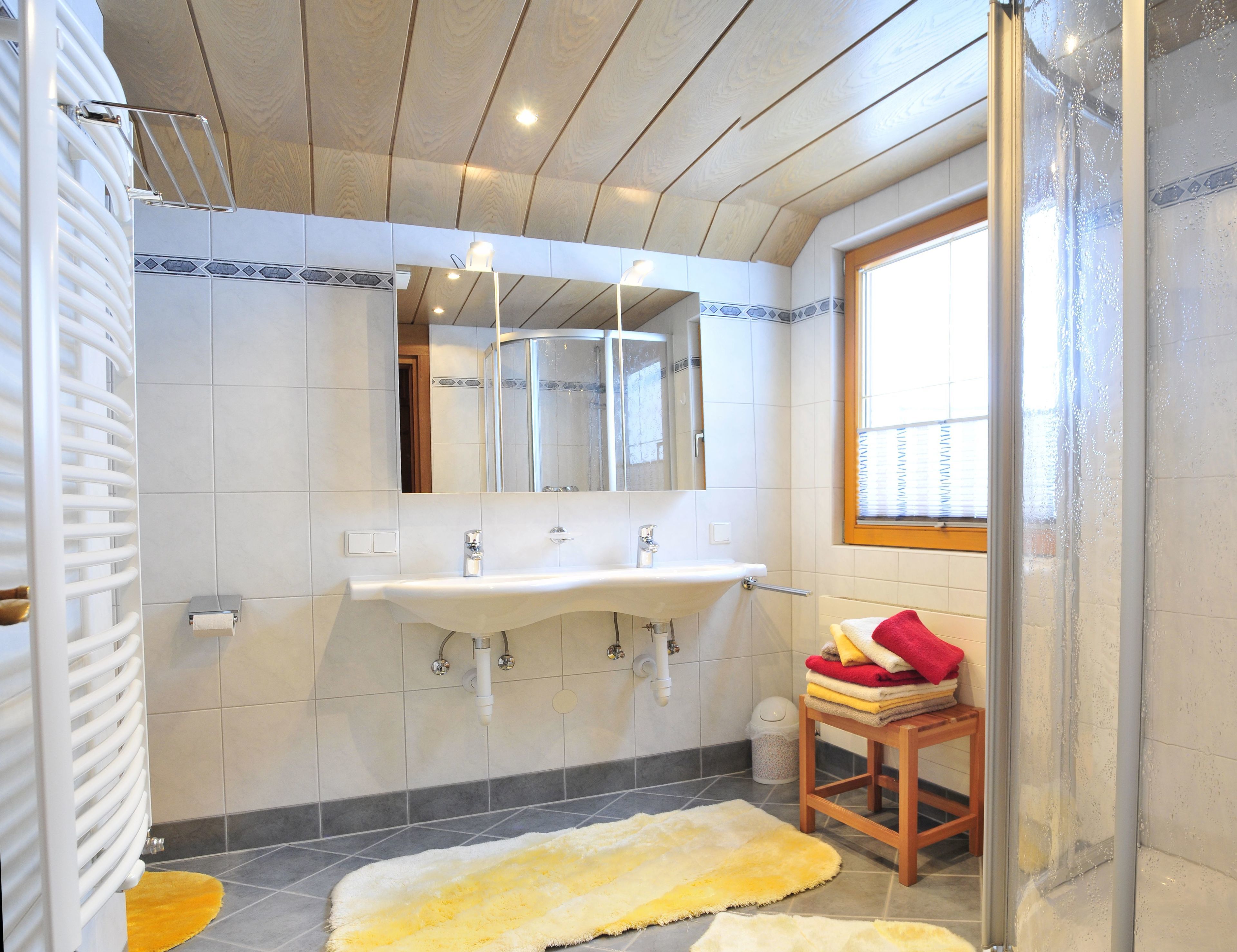 Apartment, 2 Bedrooms, Balcony, Mountain View | Bathroom
