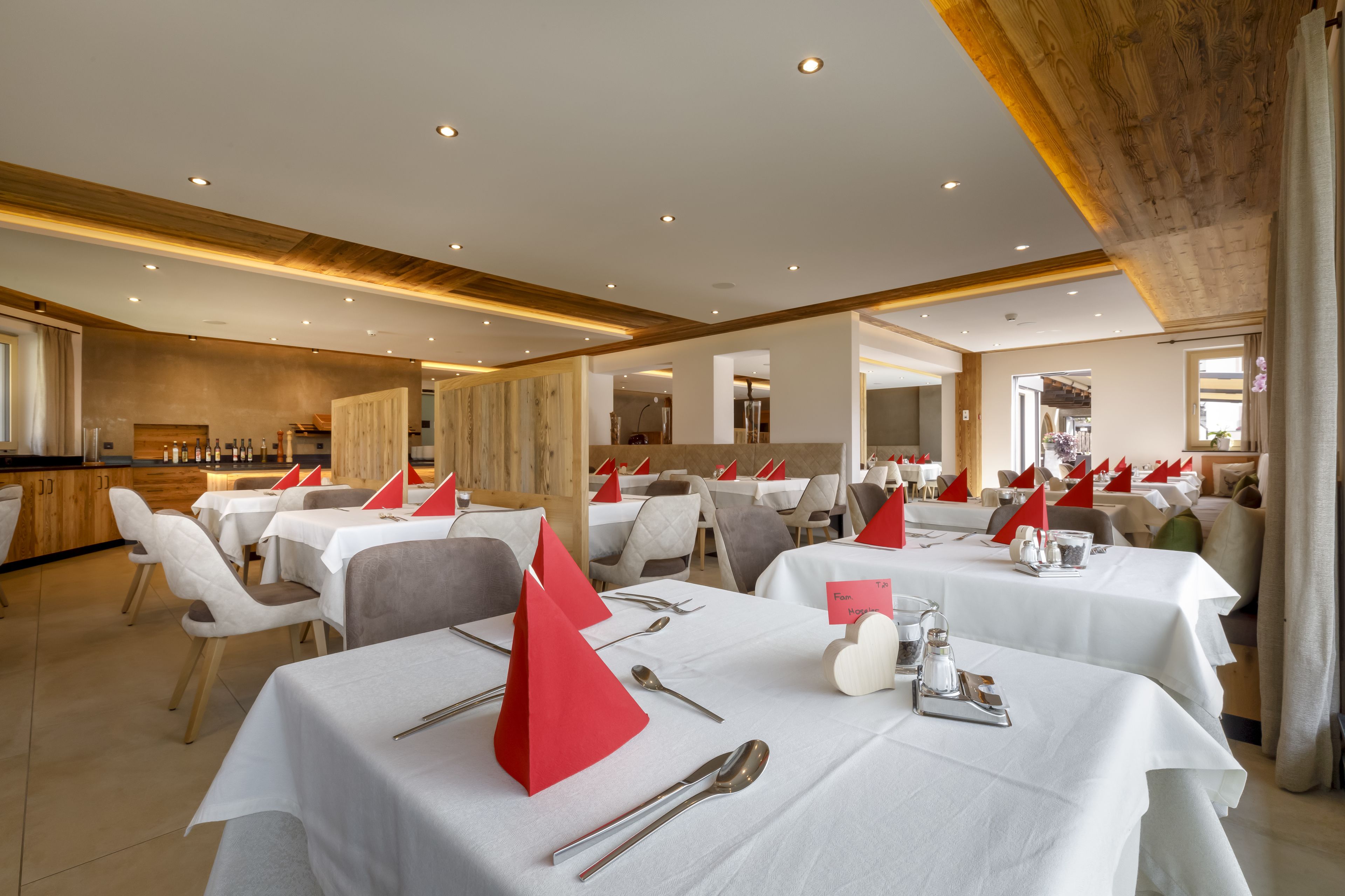 breakfast, dinner served; local cuisine, al fresco dining