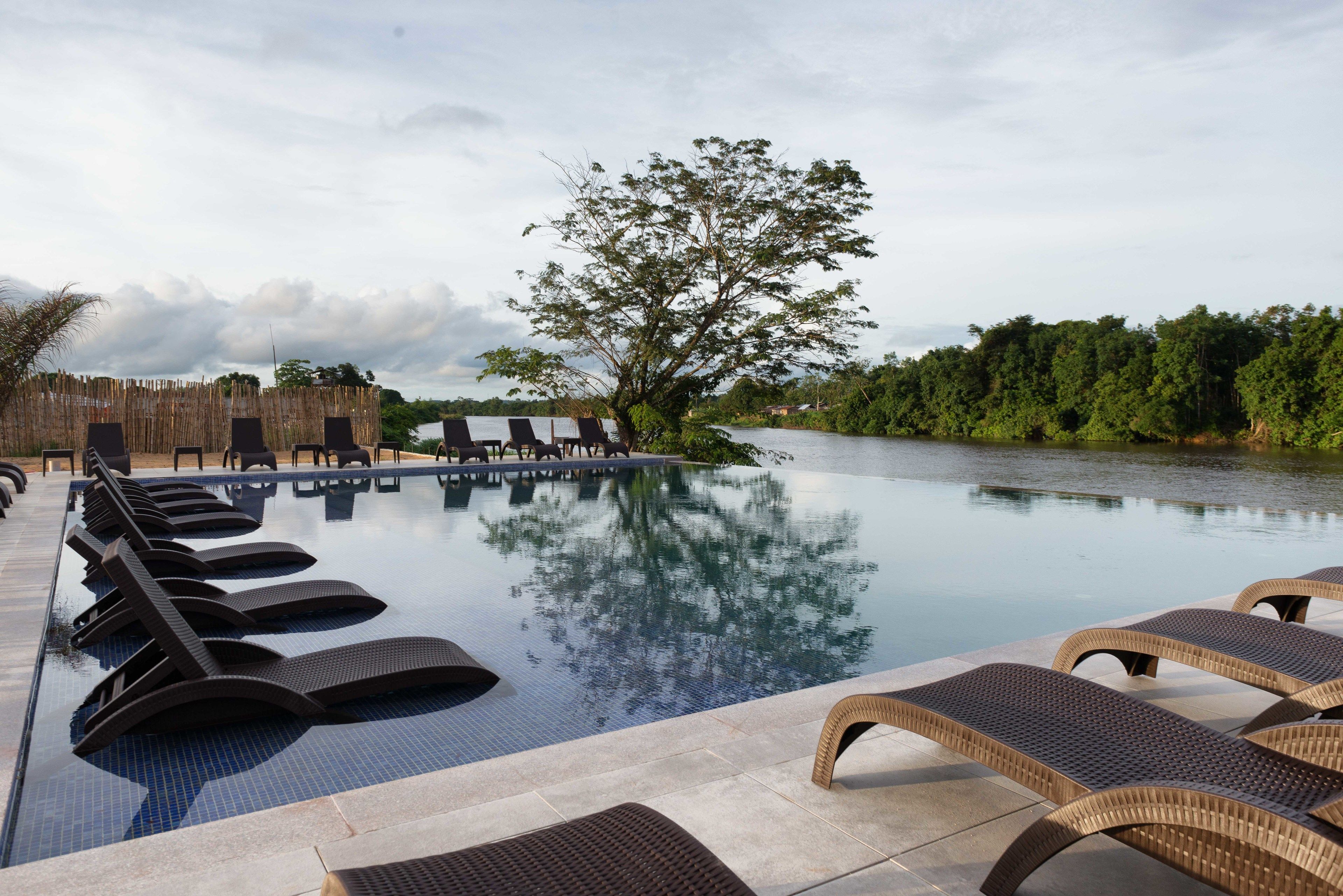 3 outdoor pools, pool loungers