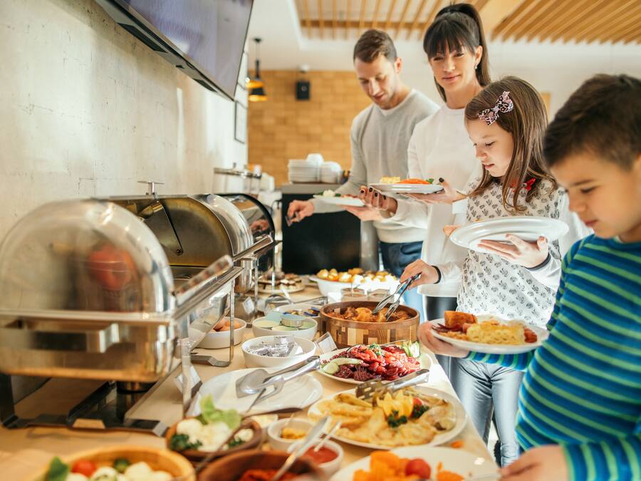 Bao gồm bữa sáng buffet hàng ngày