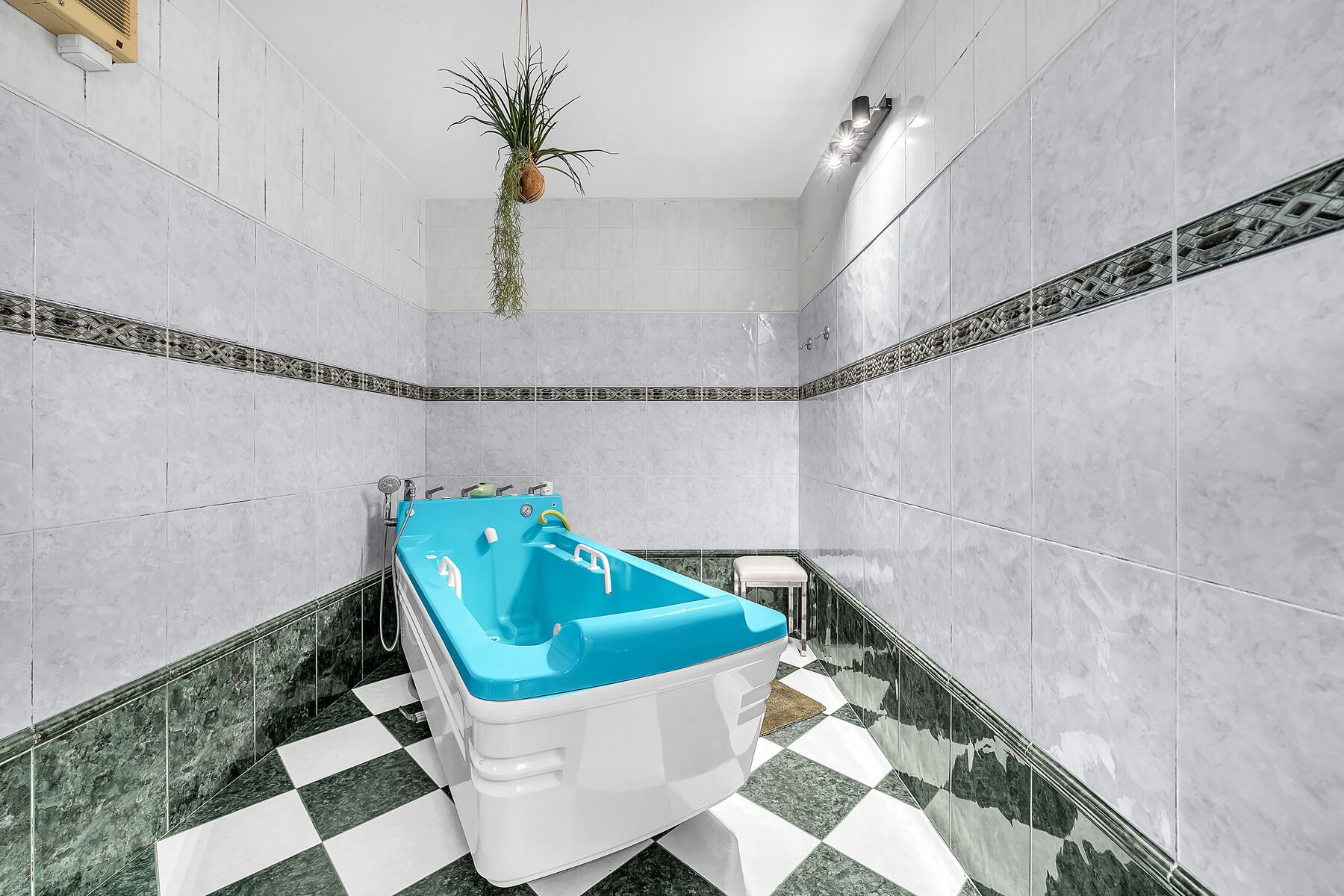 Hydrotherapie, Reflexologie, Massageanwendungen