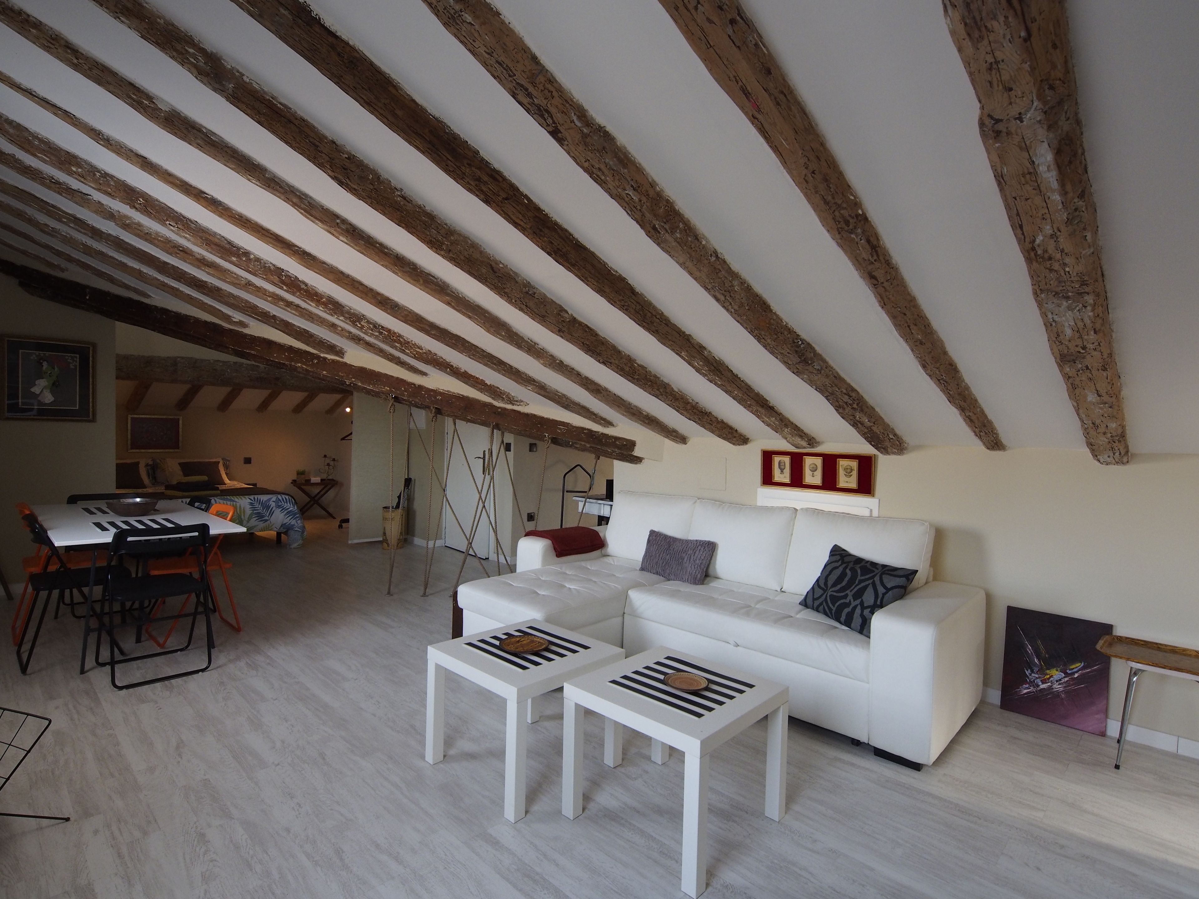 Loftsværelse - 2 soveværelser (18 Torres) | Stue