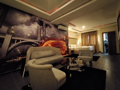 Iris Hotel