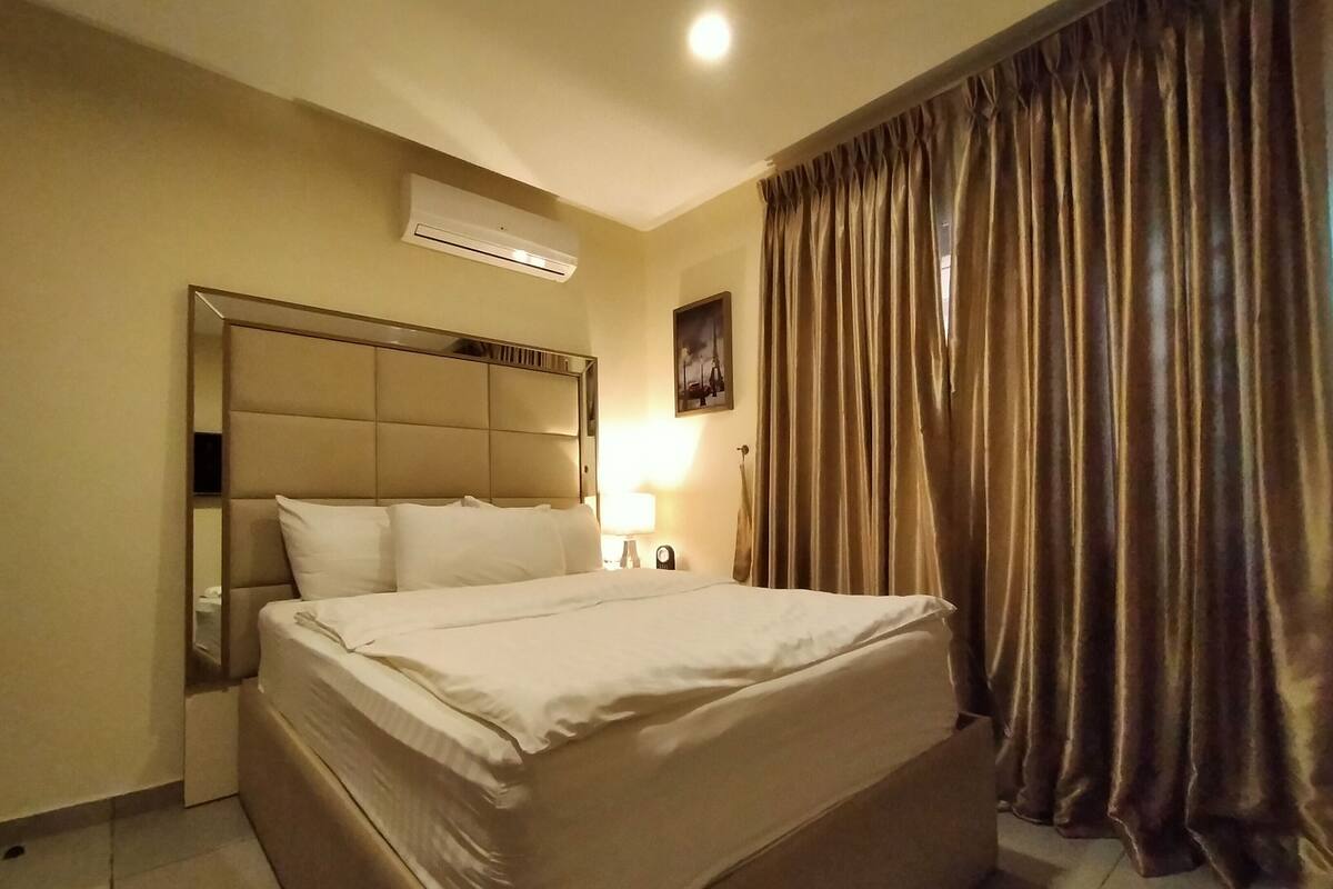 Standard Room | Desk, WiFi (free)
