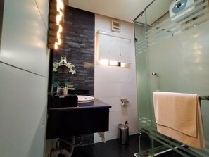 Bathroom - Iris Hotel (Abuja)