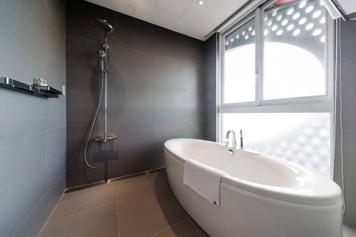 Habitación doble superior, 1 cama matrimonial | Tina profunda
