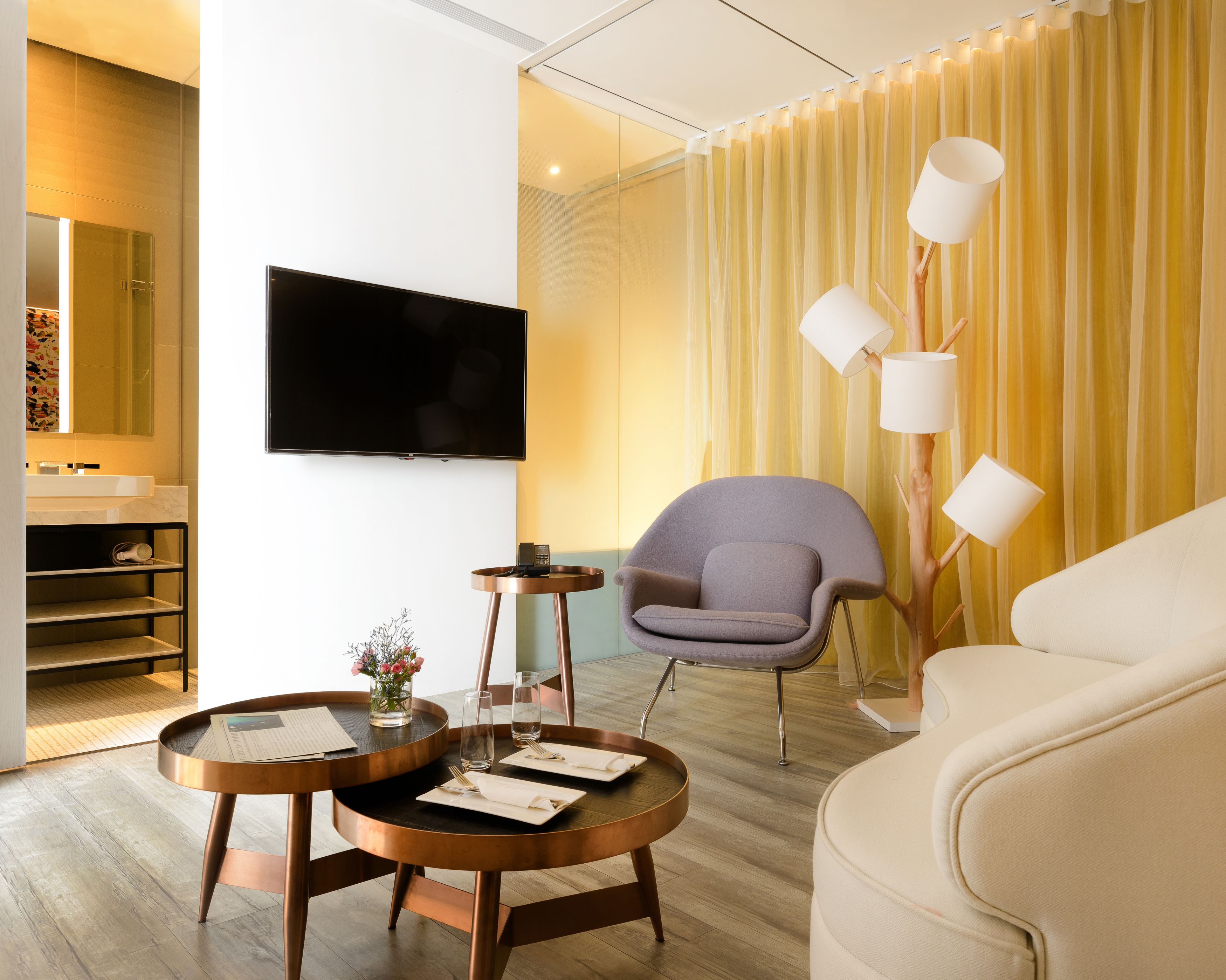 Theme Room (Room Selected at Check-in)  | Living area | 43-inch LCD TV with cable channels, TV